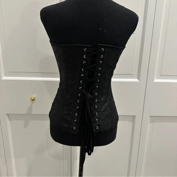 NWT Black and Red Lace Corset Top - Picture 3 of 10